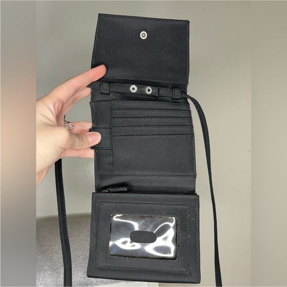 Sold Guess Wallet on the chain - Picture 5 of 11